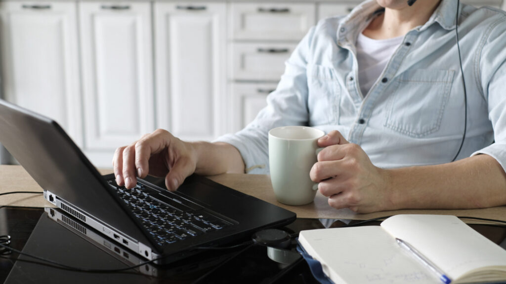 Le télétravail et son outil indispensable : l'ordinateur portable